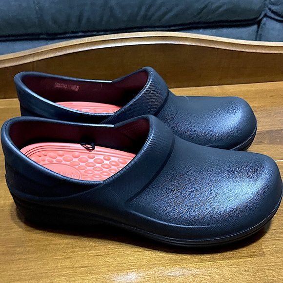 Crocs: WOMENS NERIA PRO II LITERIDE™ WORK CLOG - Picture 1 of 5